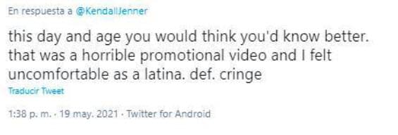 El post recibió varias respuestas. En una de ellas se puede leer: "Hoy en día y en esta época, uno pensaría que sabrías más. Ese fue un video promocional horrible y me sentí incómoda como latina. Definitivamente para morir de la vergüenza".