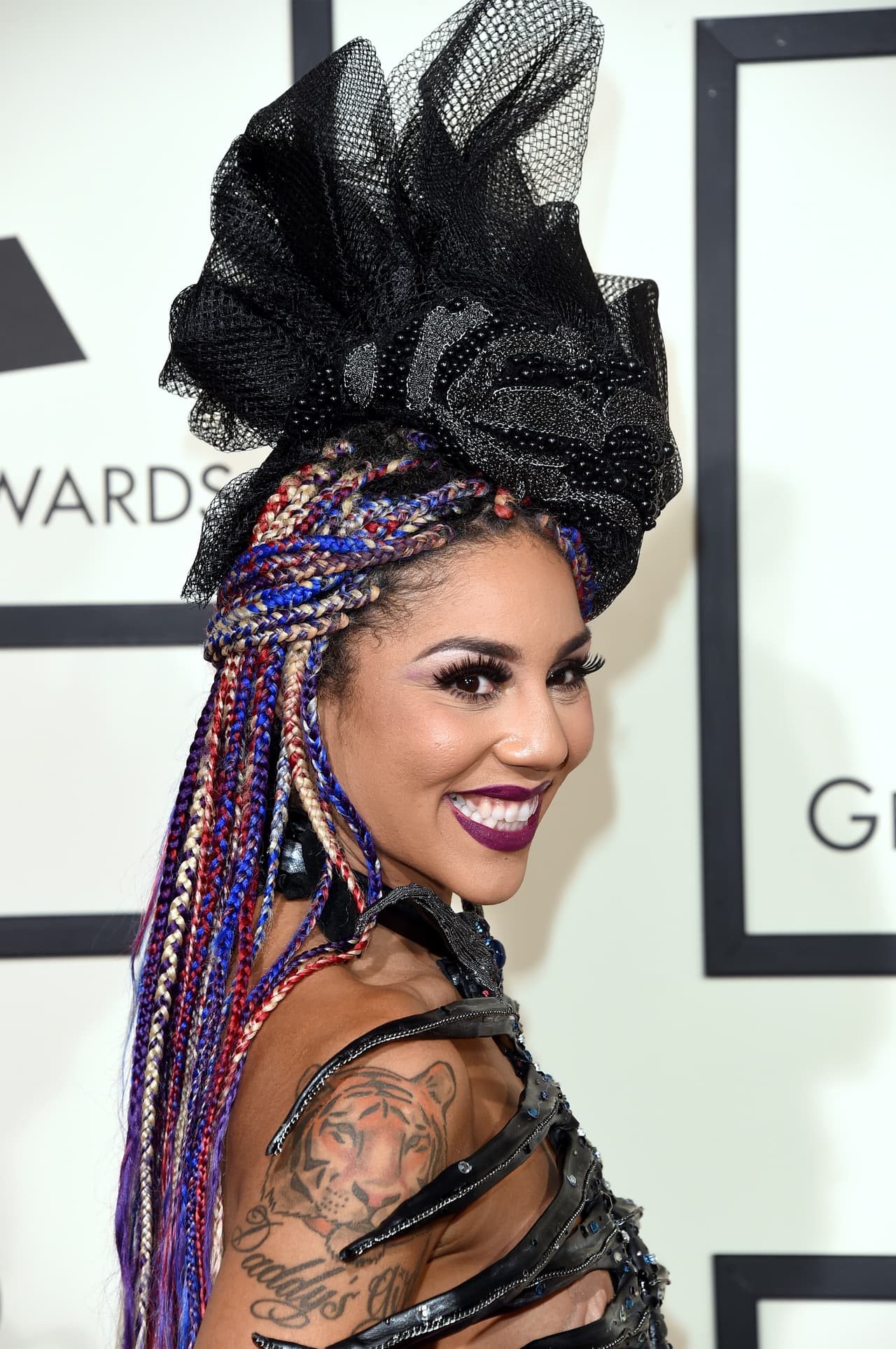 Claro, como en todo evento no falta la que se cuelga hasta el perico...