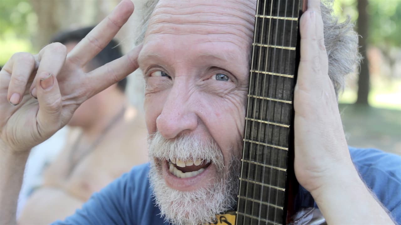 Eduardo Codina tiene 53 años y fue uno de los pacientes fundadores de radio La Colifata en 1991.