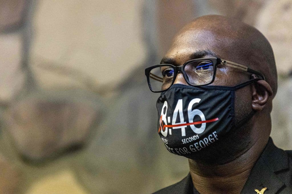 Durante todo el proceso, los hermanos y madre de FLoyd han estado activos en manifestaciones para exigir justicia. En la imagen, el hermano de George Floyd, Philonise Floyd, durante la conferencia de prensa en Minneapolis, Minnesota.