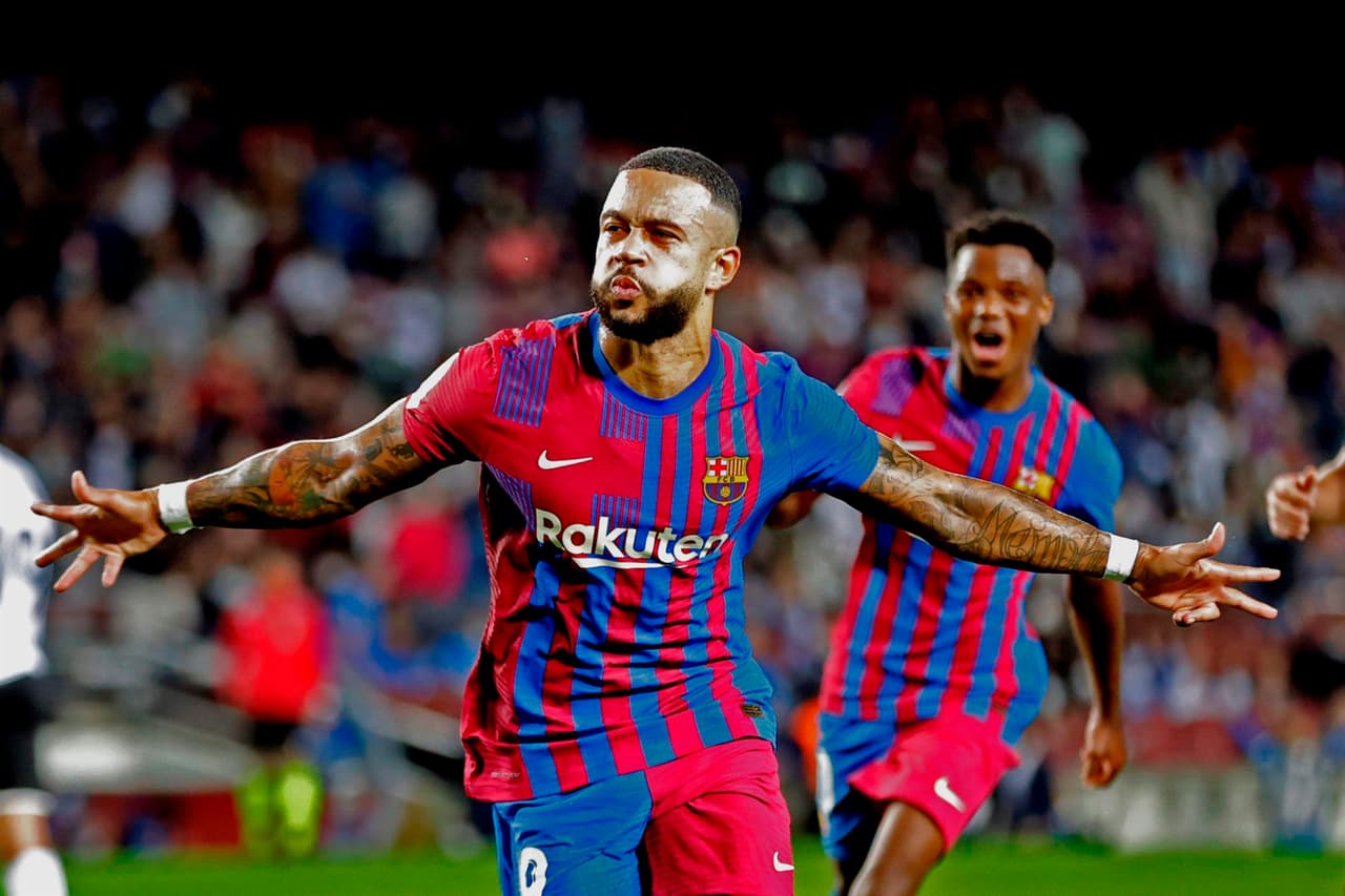 El Barcelona se lleva el triunfo sobre el Valencia con marcador 3-1, durante la novena jornada en La Liga. José Luis Gayá ponía arriba a los 'Chés' al minuto 5', pero Ansu Fati (13'), Memphis Depay con un penalti (41') y Philippe Coutinho (85') le dieron la victoria al equipo dirigido por Koeman.