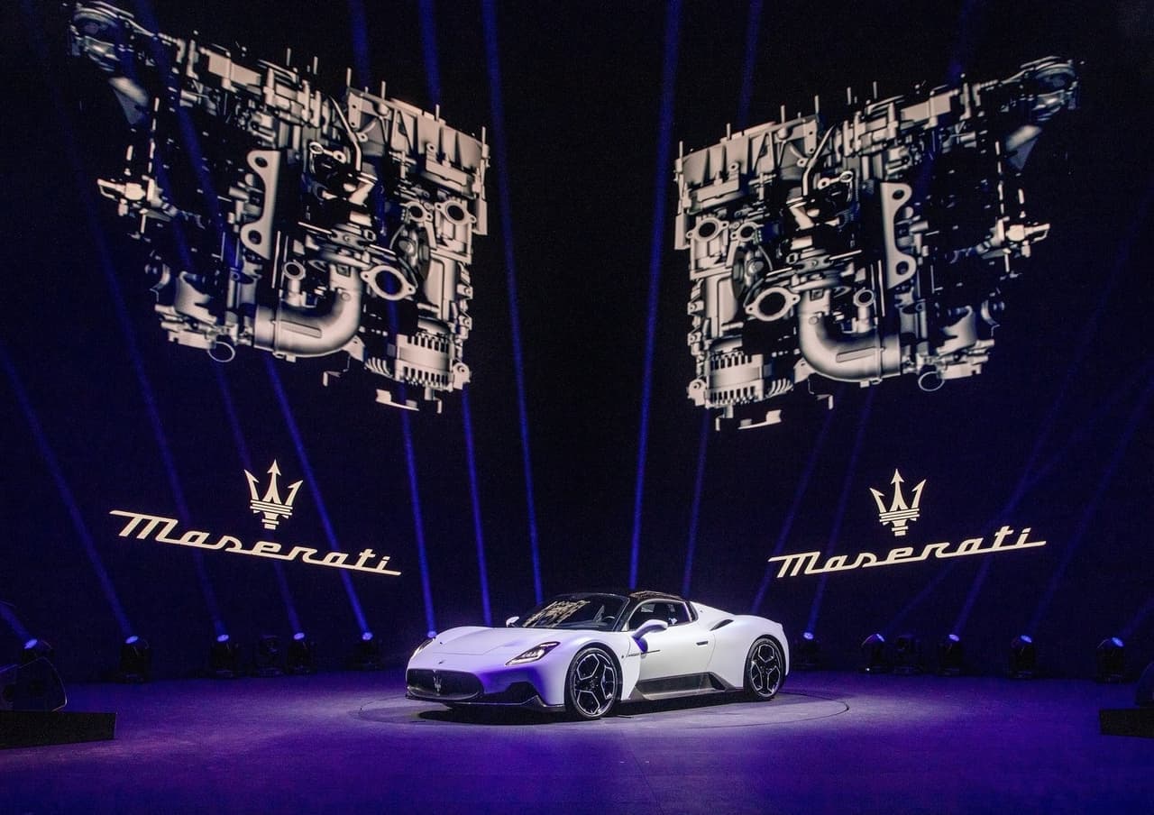 Cada modo hace ajustes como la sensación de la dirección, la respuesta del acelerador y hasta la altura de la suspensión adaptativa.