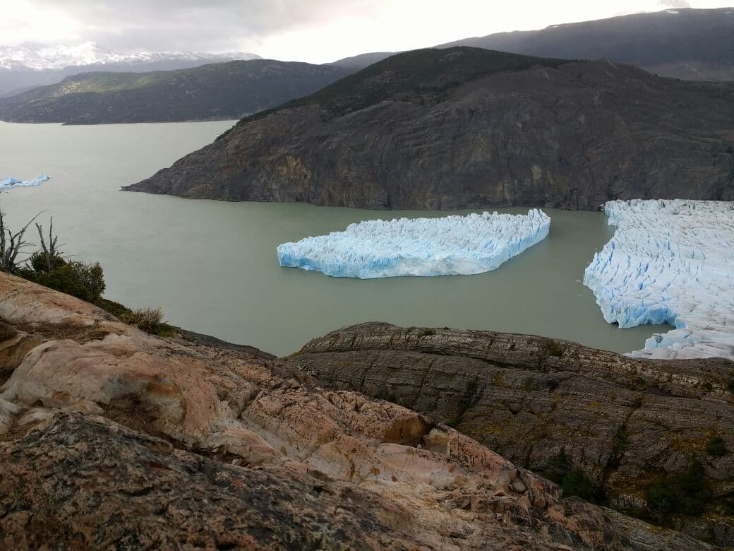 Milenario glaciar Grey de Chile sufre ruptura y se convierte en amenaza para la navegación