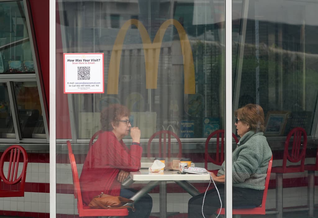 En el 1994, McDonald's consideró cerrar este restaurante, pero la instalación fue incluida por el 
<b>Fondo Nacional para la Preservación Histórica</b> entre las 
<b>11 en riesgo</b> en Estados Unidos. Activistas y residentes de la ciudad también abogaron por el valor histórico del establecimiento.
<br>McDonald's procedió a trabajar en las reparaciones que necesitaba el histórico negocio, en un proyecto que se extendió casi dos años.