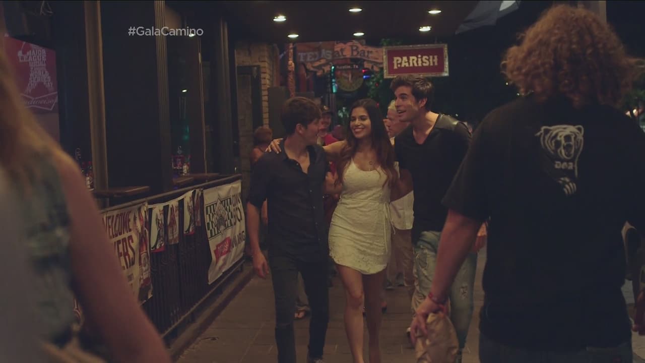 Roger y Danilo fueron a conocer la calle 6, en donde puedes encontrar muchos bares.