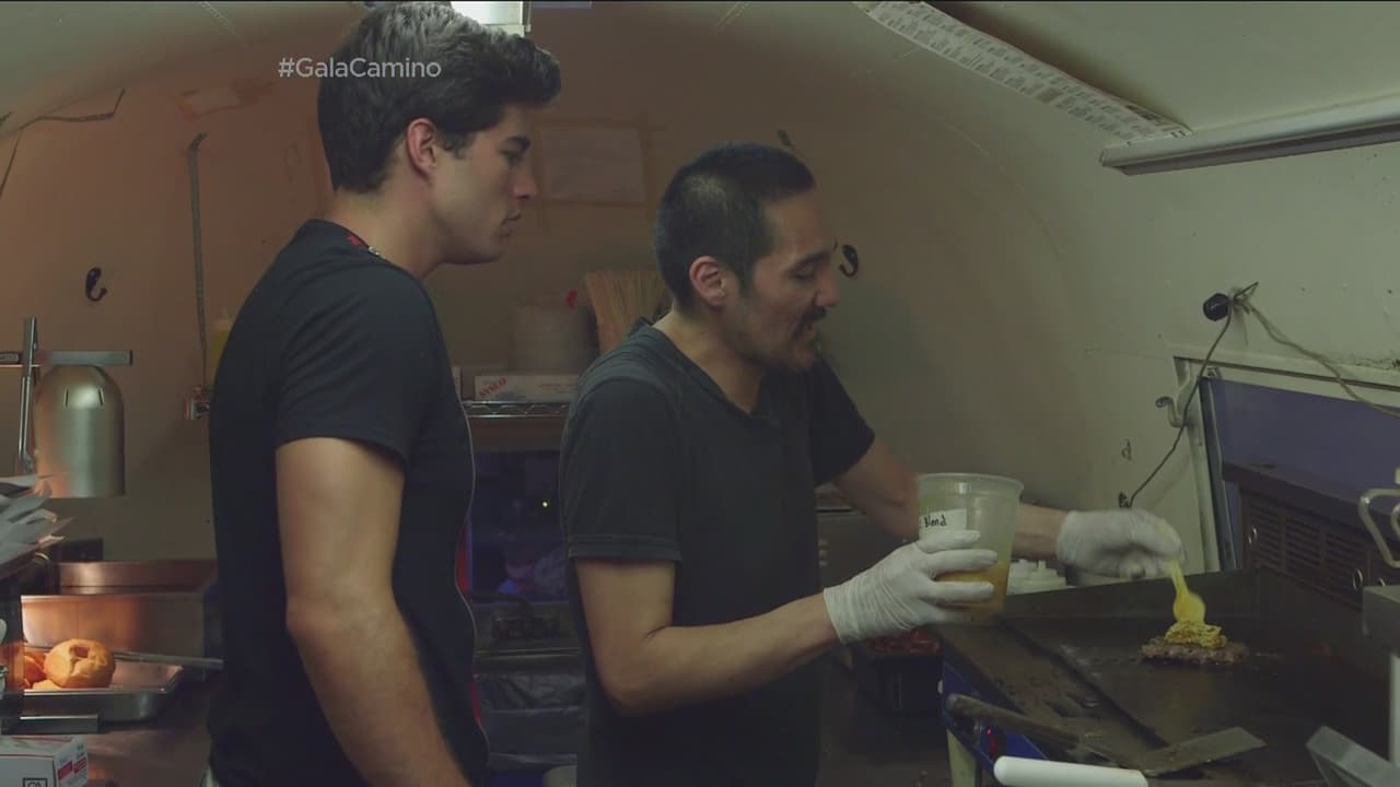 Como todos sabemos a Danilo le gusta comer, por eso fue a probar unas donas-hamburguesas.