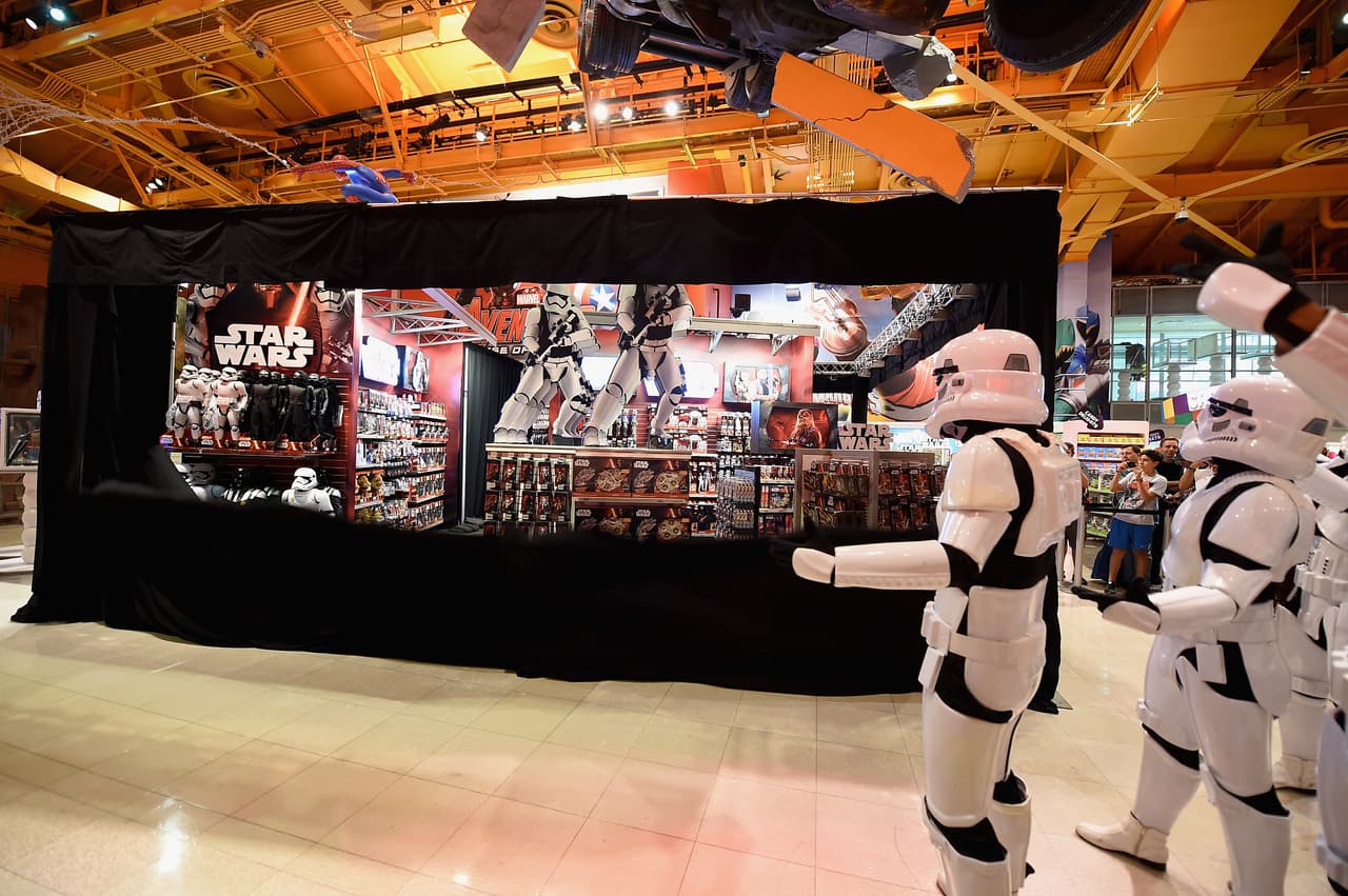 Los stormtroopers bailaron frente a los fanáticos.