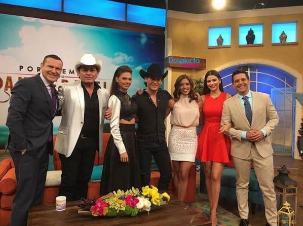 José Manuel Figueroa, Livia Brito y Julián Figueroa volaron a Miami para promocionar el gran estreno de "Por siempre Joan Sebastian".