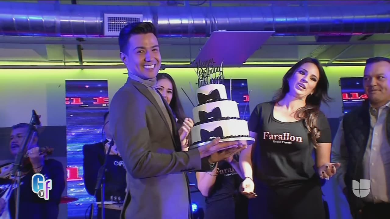 Fue en su fiesta de cumpleaños donde lo confesó frente a las cámaras de 
<a href="https://www.univision.com/shows/el-gordo-y-la-flaca/luis-coronel-se-hizo-los-dientes-y-nos-revela-que-fue-para-superar-un-gran-trauma-video">El Gordo y La Flaca</a>: "Me fui a Cali, Colombia a arreglarme los dientes, fue una de mis inseguridades más grandes que tenía, mi sonrisa, y pues nada, ahora ya me siento más seguro". 
<br>