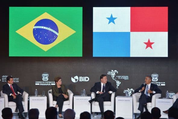 Los presidentes de México, Brasil y Panamá escuchan a su homólogo de EEUU, en uno de los primeros encuentros en el marco de este histórico evento.
