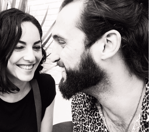 De acuerdo con información de la revista People en Español, la relación entre Bárbara y Kenneth se inició en 2014, pero decidieron mantenerla en secreto hasta mayo de 2015, cuando la actriz publicó las primeras imágenes con él a través de su cuenta en Instagram.