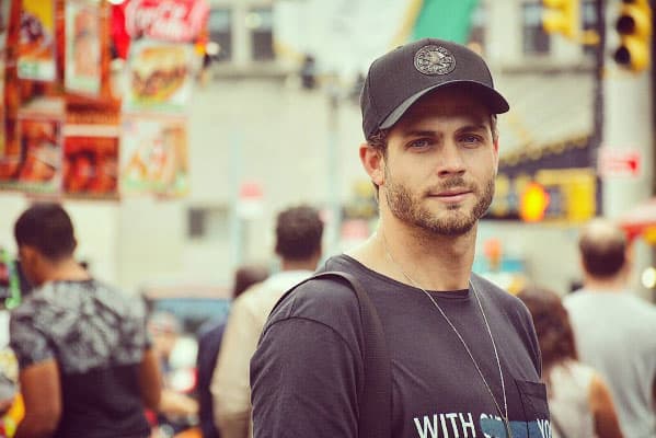 12. Su personaje en "Un camino hacia el destino" le trajo lindos recuerdos porque su papá también es médico.