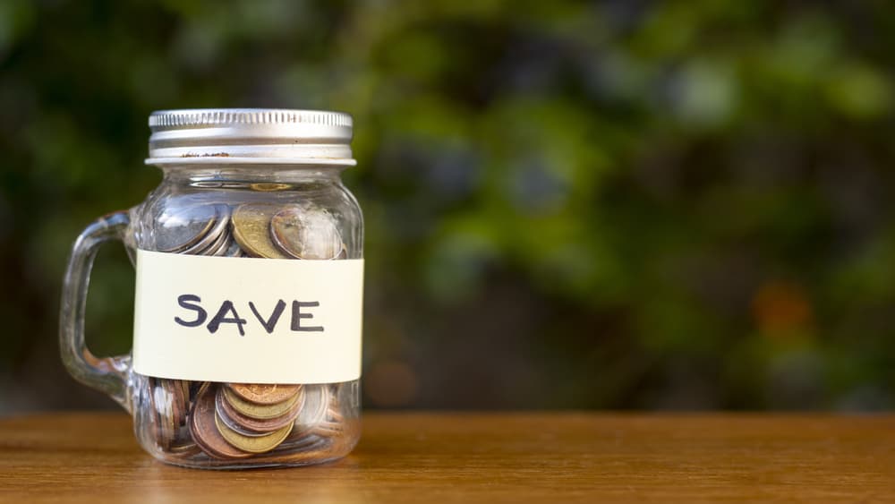 Reserva dinero para unas compras importantes que se te presentarán dentro de muy poco tiempo. Hay buenas inversiones aproximándose a tu horizonte económico y deberás estar preparado para aprovecharlas cuando ocurran.