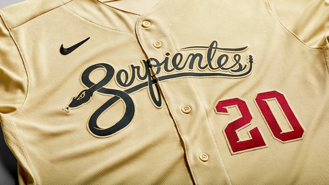 Para revelar el uniforme, el equipo utilizó varios de sus peloteros hispanos de alto perfil (David Peralta, Eduardo Escobar y Joakim Soria), productos locales de herencia hispana (Josh Rojas quien fue criado en Goodyear), peloteros jóvenes (Tim Locastro y Carson Kelly), legendarios del equipo (Luis Gonzalez), el manager Torey Lovullo y futuras estrellas (el prospecto destacado Geraldo Perdomo). Los jugadores participaron en sesiones de video y foto en South Mountain y Chase Field, mientras que varios otros aficionados e influyentes de redes sociales estuvieron involucrados en varias sesiones a lo largo de la ciudad.