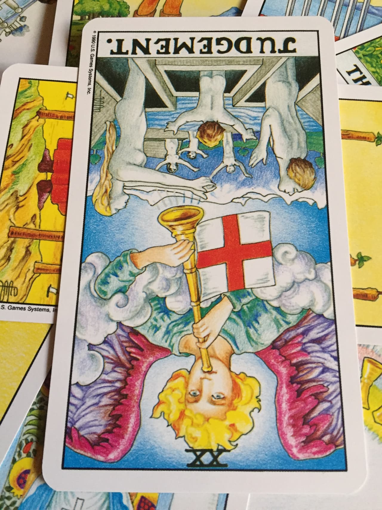 En cuanto a espiritualidad, es una invitación a la introspección y el análisis. Debes tomar todas las cosas que has hecho, buenas y malas, y ver qué aprender de ellas para ganar confianza y elevar tu autoestima. Debes perdonar y reconciliarte, pero primero contigo mismo y luego con los demás. No le temas al cambio.