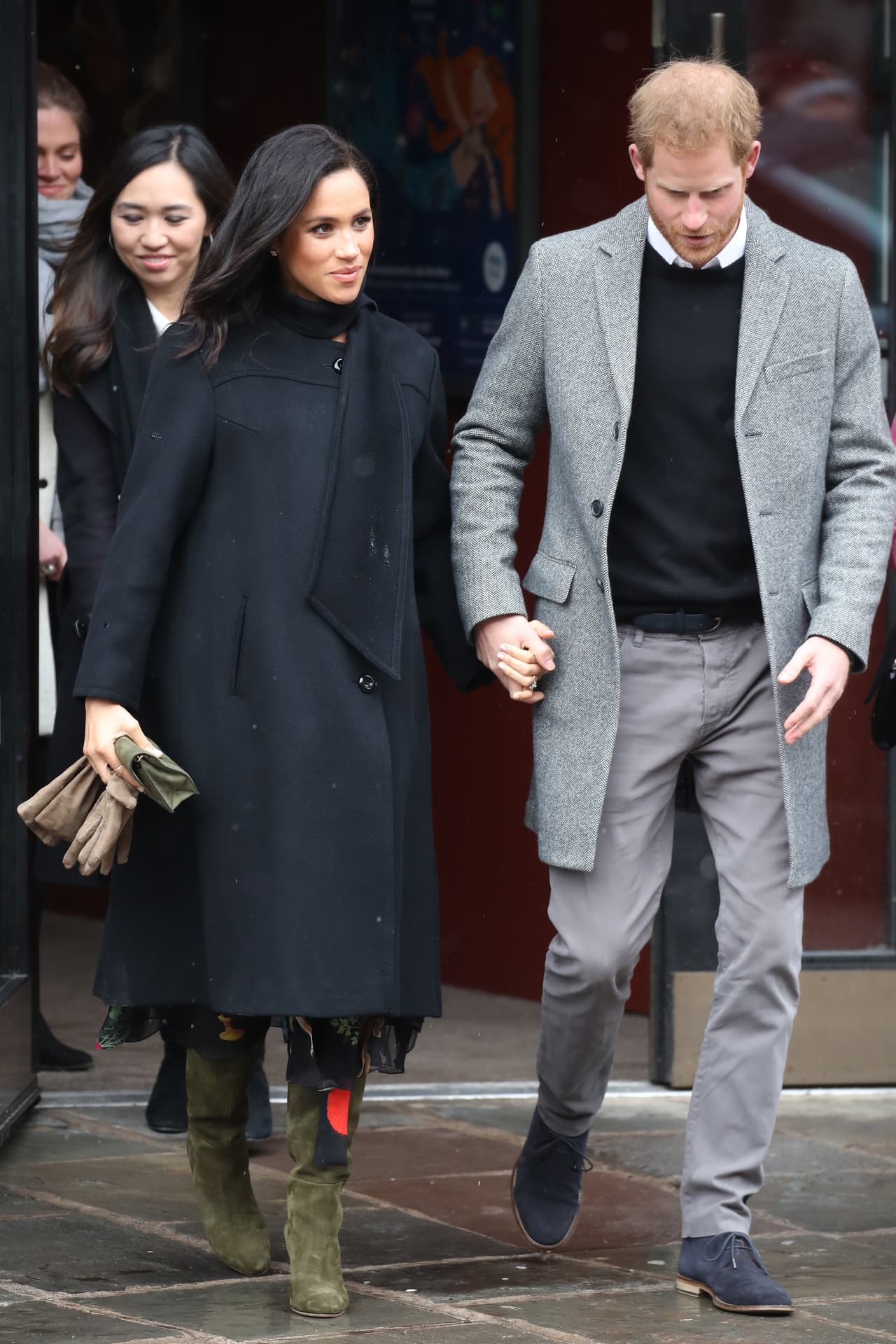 Se sabe que Meghan y Harry
<b><a href="https://www.univision.com/entretenimiento/realeza/en-fotos-la-mansion-por-la-que-meghan-markle-y-el-principe-harry-dejan-el-palacio-de-kensington-fotos">se mudarán a su nueva casa, Frogmore Cottage en Windsor,</a></b> antes del nacimiento de su bebé, pero aún se desconoce dónde planean que la mujer de 37 años dé a luz.
