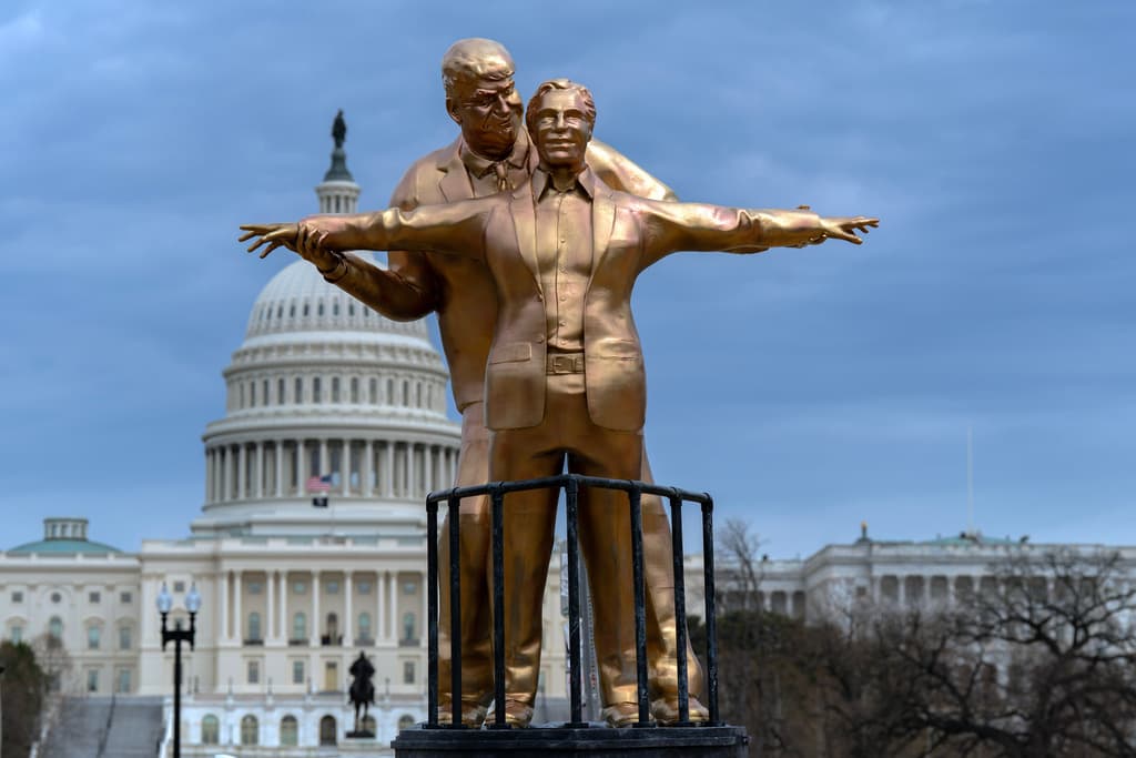 Clinton y Lewinsky, o Daniels y Trump: algunos de los grandes escándalos sexuales de políticos en EEUU