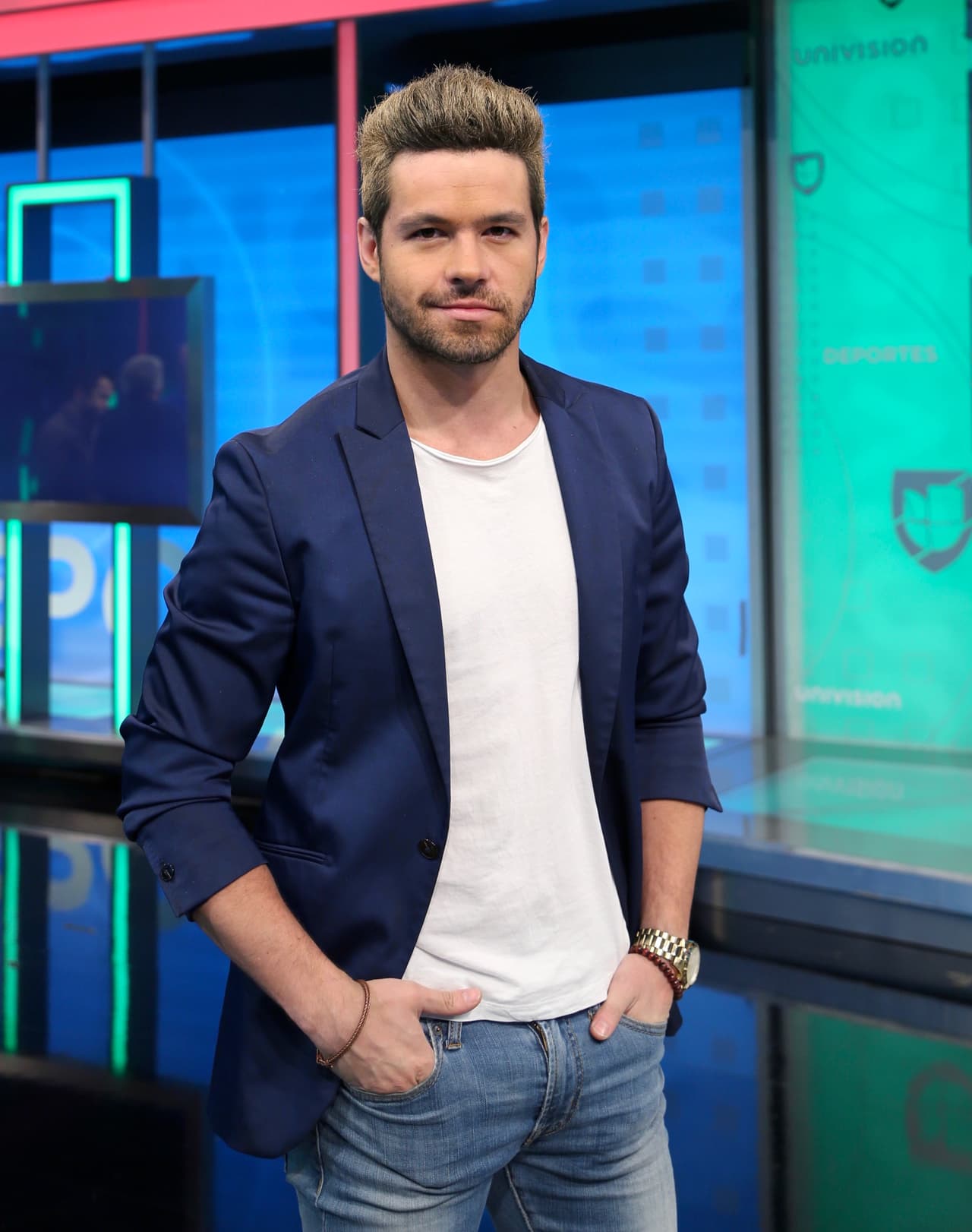 Eleazar Gómez no ha logrado tener personajes principales después de su participación en la telenovela juvenil. Recientemente lo vimos en 'Muchacha italiana viene a casarse' en Univision.