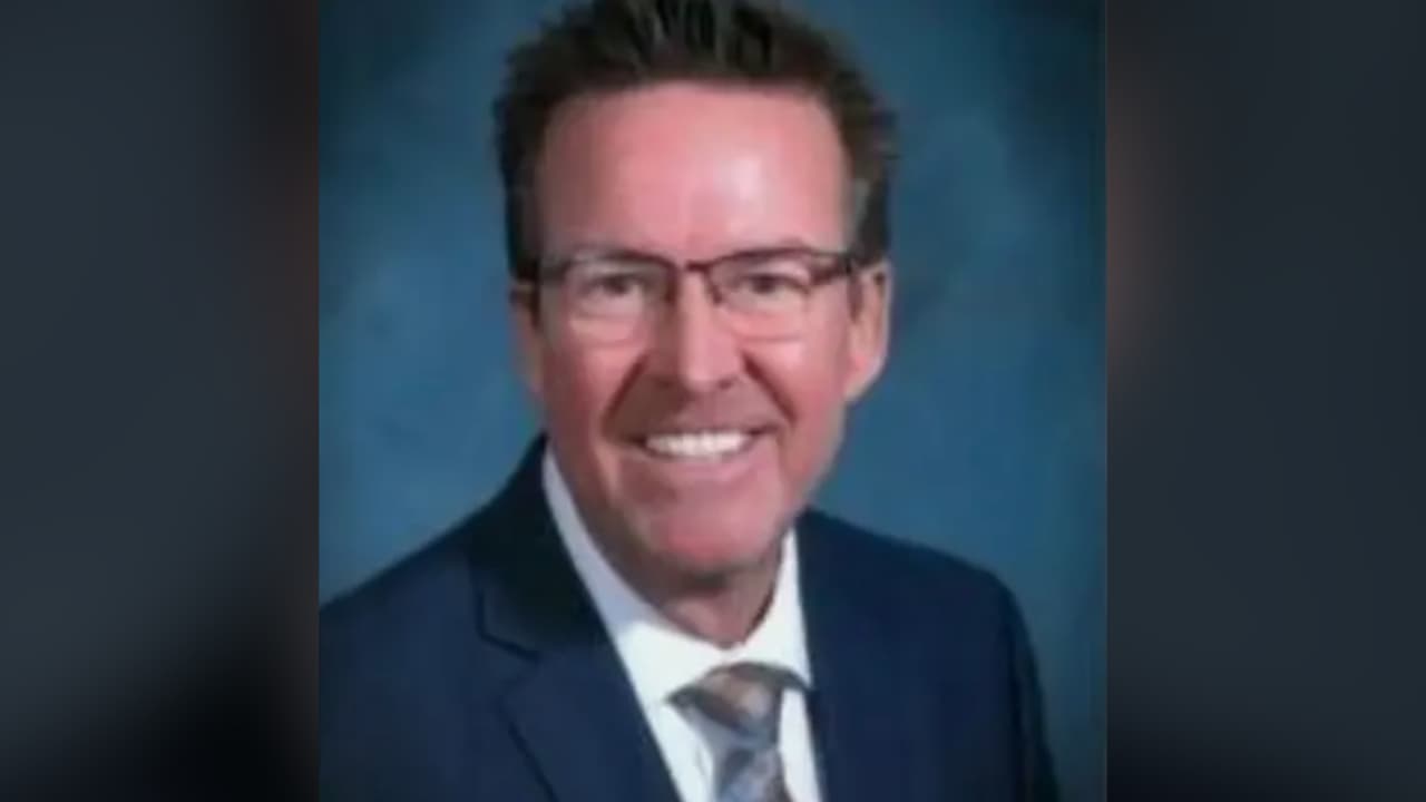 Director de una escuela de Huntington Beach salta y se suicida en Disneyland, pero antes deja una nota