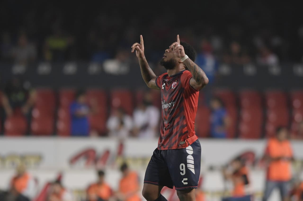 Colin Kâzim-Richards marcó el primer gol del torneo ante Cruz Azul y el único tanto que lleva su equipo durante el Clausura 2019.