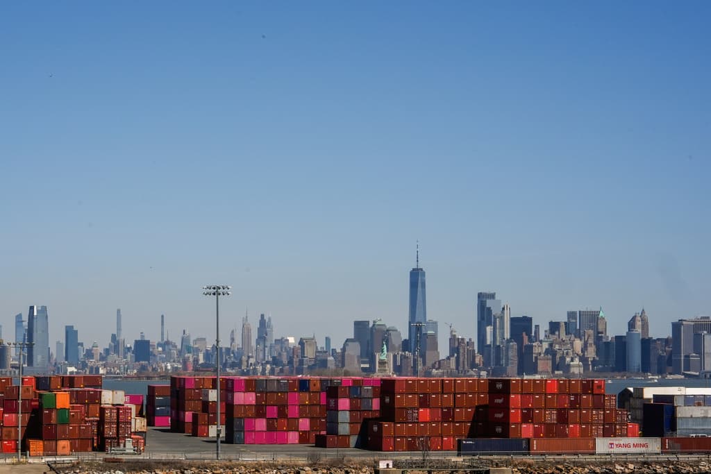 Una docena de estados demandan al gobierno de Trump por sus aranceles ante el Tribunal de Comercio Internacional de EEUU 