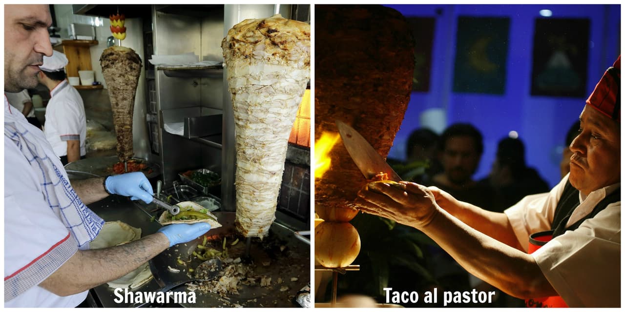 Un chef prepara un shawarma de pollo en Jounieh, al norte de Beirut | Alberto Juárez ('Don Beto') prepara tacos al pastor en la apertura de la taquería El Fogoncito en China.