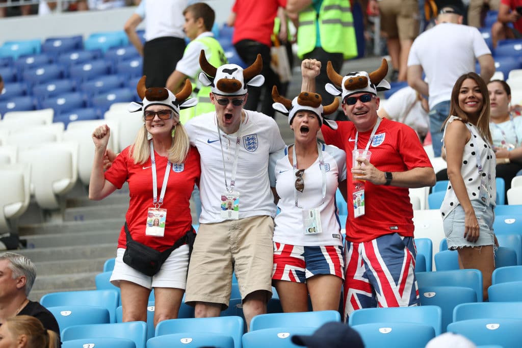La fiesta y el colorido se viste de alegría entre los hinchas en el enfrentamiento entre Suecia e Inglaterra en los cuartos de final, la definición del tercer semifinalista del Mundial de Rusia 2018.