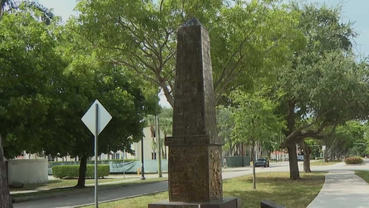 "Estos son años de dejación": denuncian abandono de un monumento al exilio cubano en Miami
