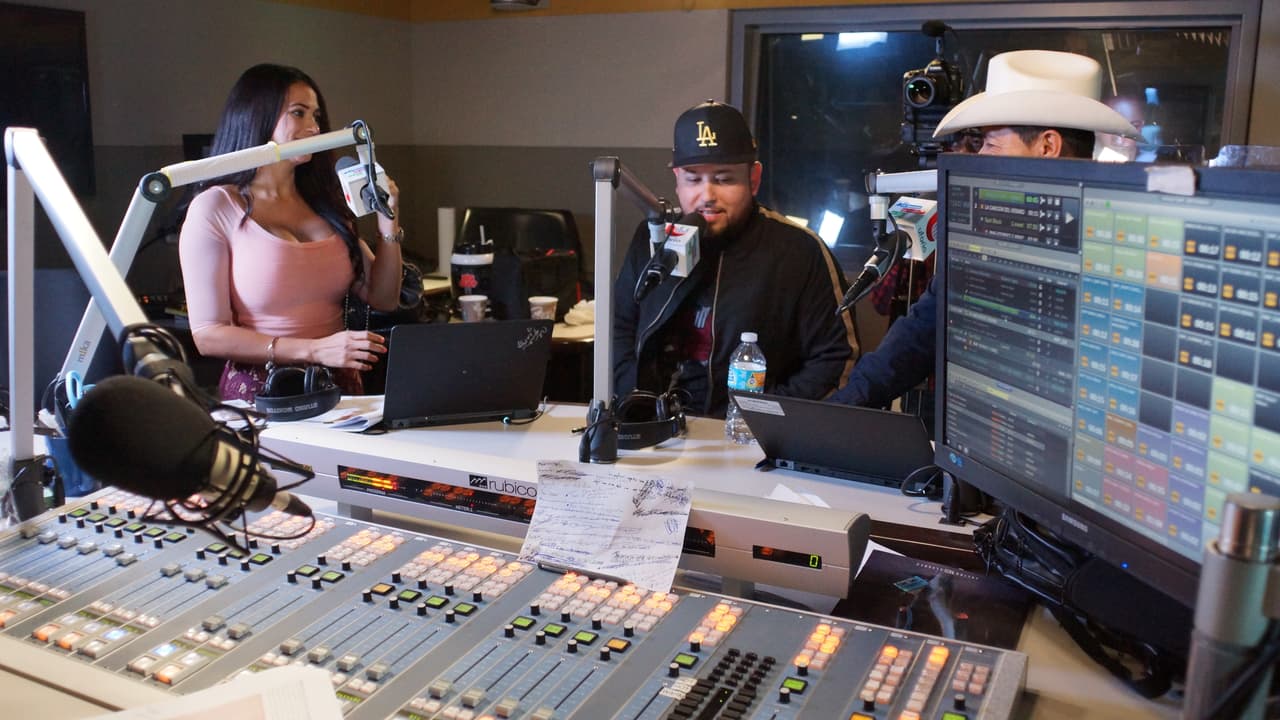 Roberto Tapia llegó al El Bueno, La Mala y El Feo para estrenar en exclusiva su nuevo sencillo.