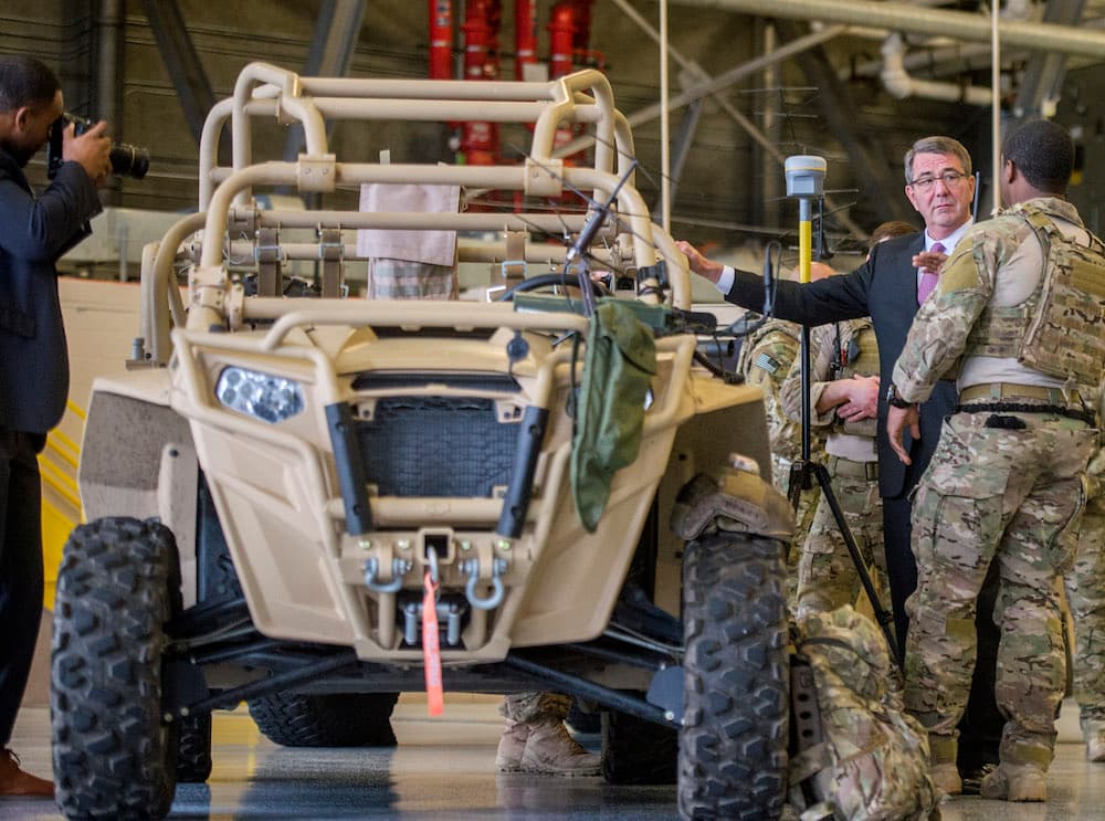 Mayoría de hispanos a favor de más recortes en el presupuesto de defensa