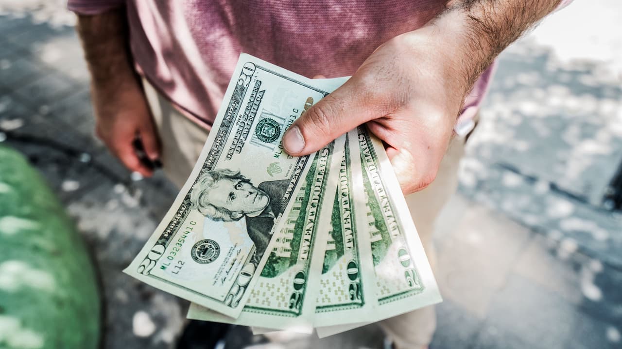 Conoce los lugares donde aplican aumentos de salario mínimo en el condado de Cook