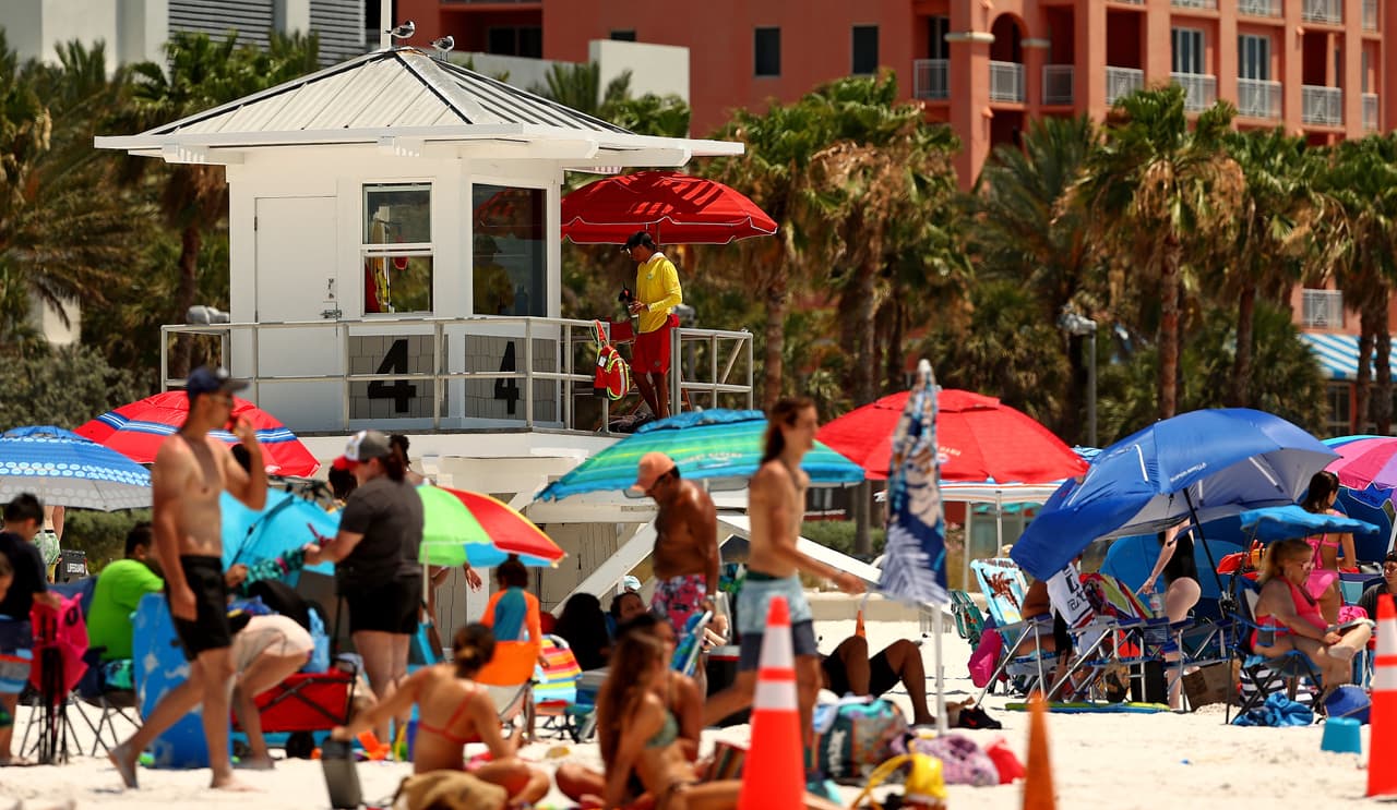 Excluyendo a Miami-Dade y Broward, Florida entra a la fase 2 de reapertura, que incluye bares y cines 