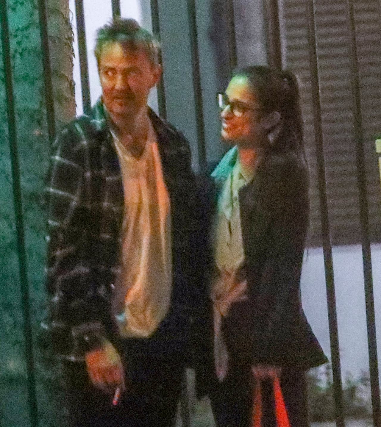 Molly Hurwitz es una gerente de talentos de 29 años y guarda cierto parecido con Mónica Geller, personaje de la serie 'Friends' al que dio vida Courteney Cox. Chandler y Monica se casaron en los últimos capítulos de la séptima temporada.