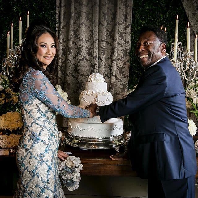 Con esta foto el astro del fútbol anunció su matrimonio y escribió: "Amor definitivo".