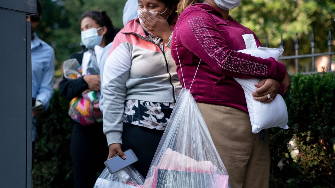 Crisis humanitaria de migrantes en Chicago: se agrava la capacidad de respuesta de la ciudad frente a la llegada de miles de migrantes
