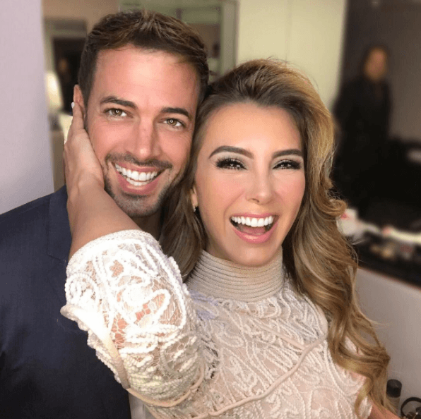 El pasado 22 de julio, en medio de rumores de romance con Samadhi Zendejas, el actor parecer haber confirmado que no está junto a Elizabeth Gutiérrez. "Mi gente… solo por acá después de ver tantas cosas por ahí 
<b>sin saber mi verdad. "Yo estoy solo. C</b>réanme que tengo más de una razón para estarlo", escribió en sus historias de Instagram el pasado 22 de julio.