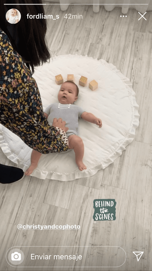 La primera historia de Ford fue esta imagen detrás de su sesión de fotos.