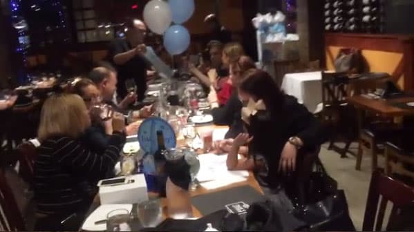 En esta ocasión fue una reunión más íntima, se llevó a cabo en un restaurante.