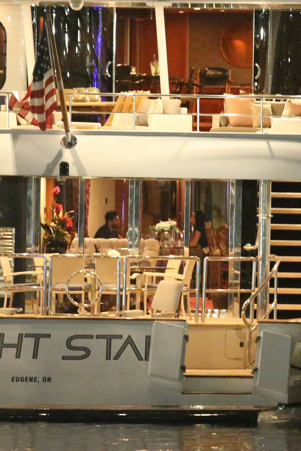 Selena Gomez y The Weeknd tuvieron una noche romántica en un yate para celebrar el Día de San Valentín.