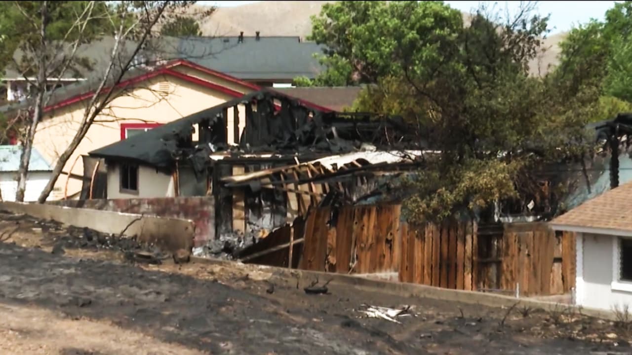 El incendio Hawk devasta más de 15 mil acres en el condado de Washoe