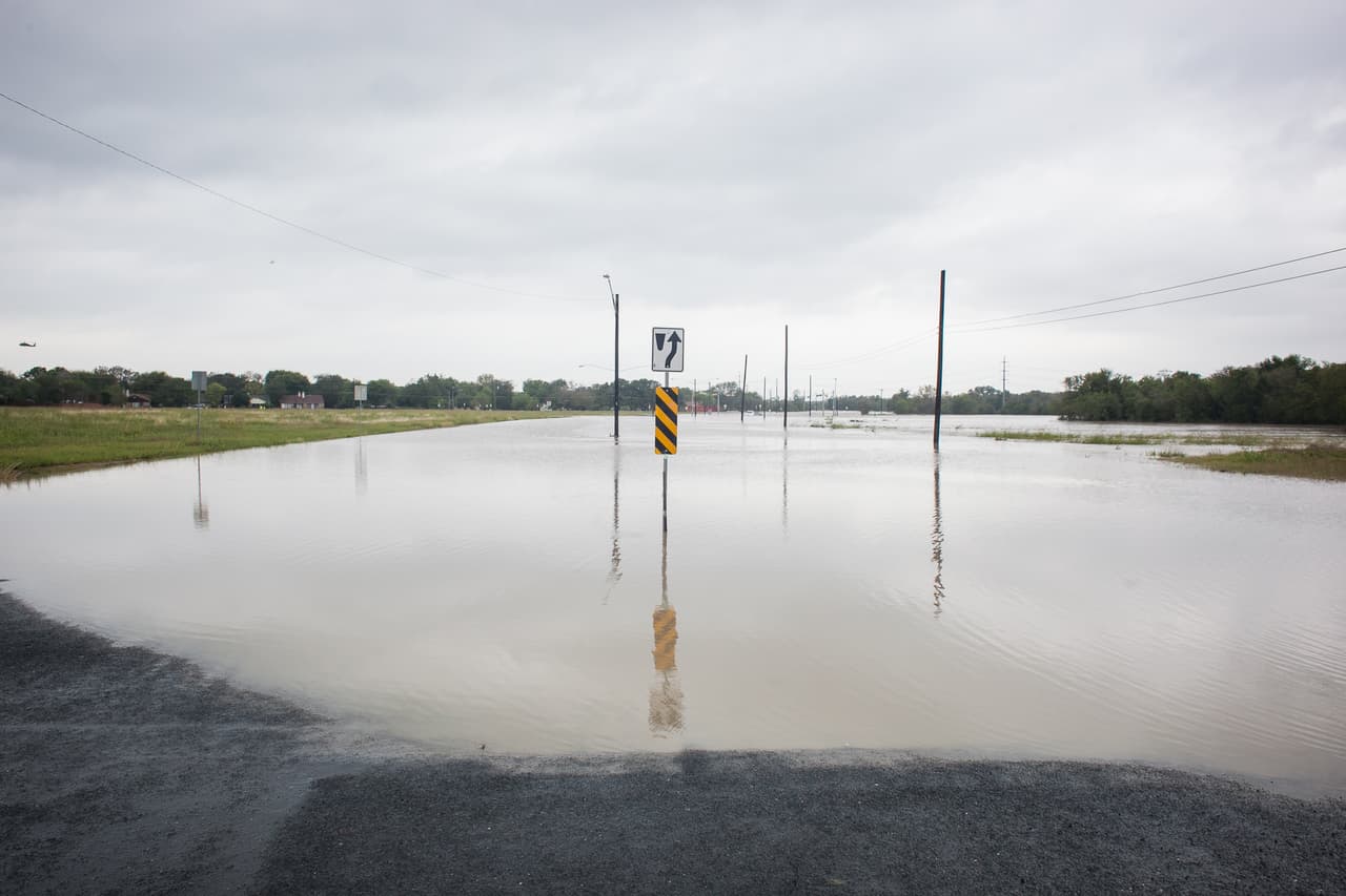 La llegada de fuertes tormentas al centro de Texas dejó cientos de calles de Austin cerradas.