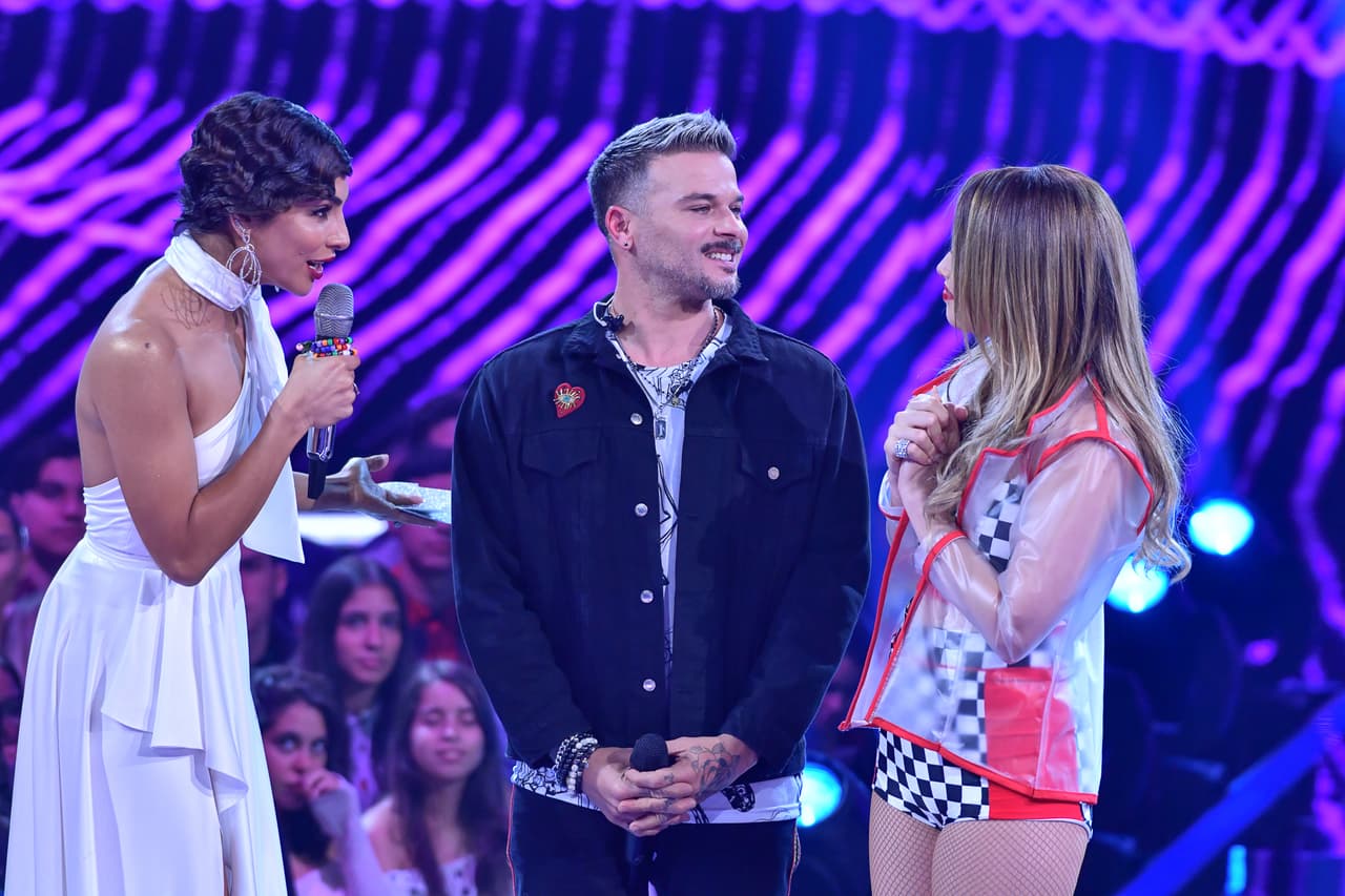 Su último reto de esa noche fue más bien un premio: cantar un tema junto a su maestro Pedro Capó.