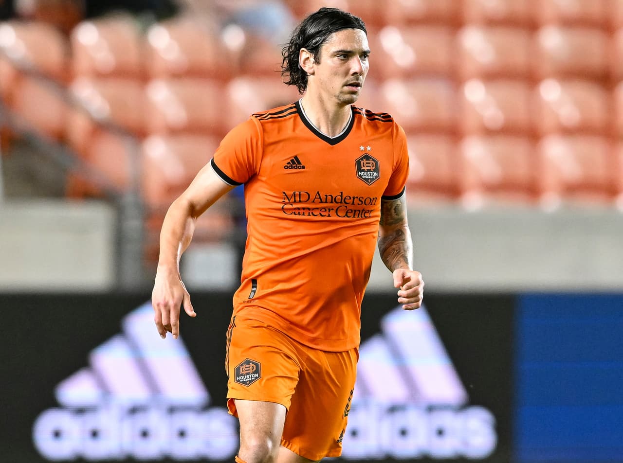 Nuevo Loon: Zarek Valentin se une a Minnesota United como agente libre