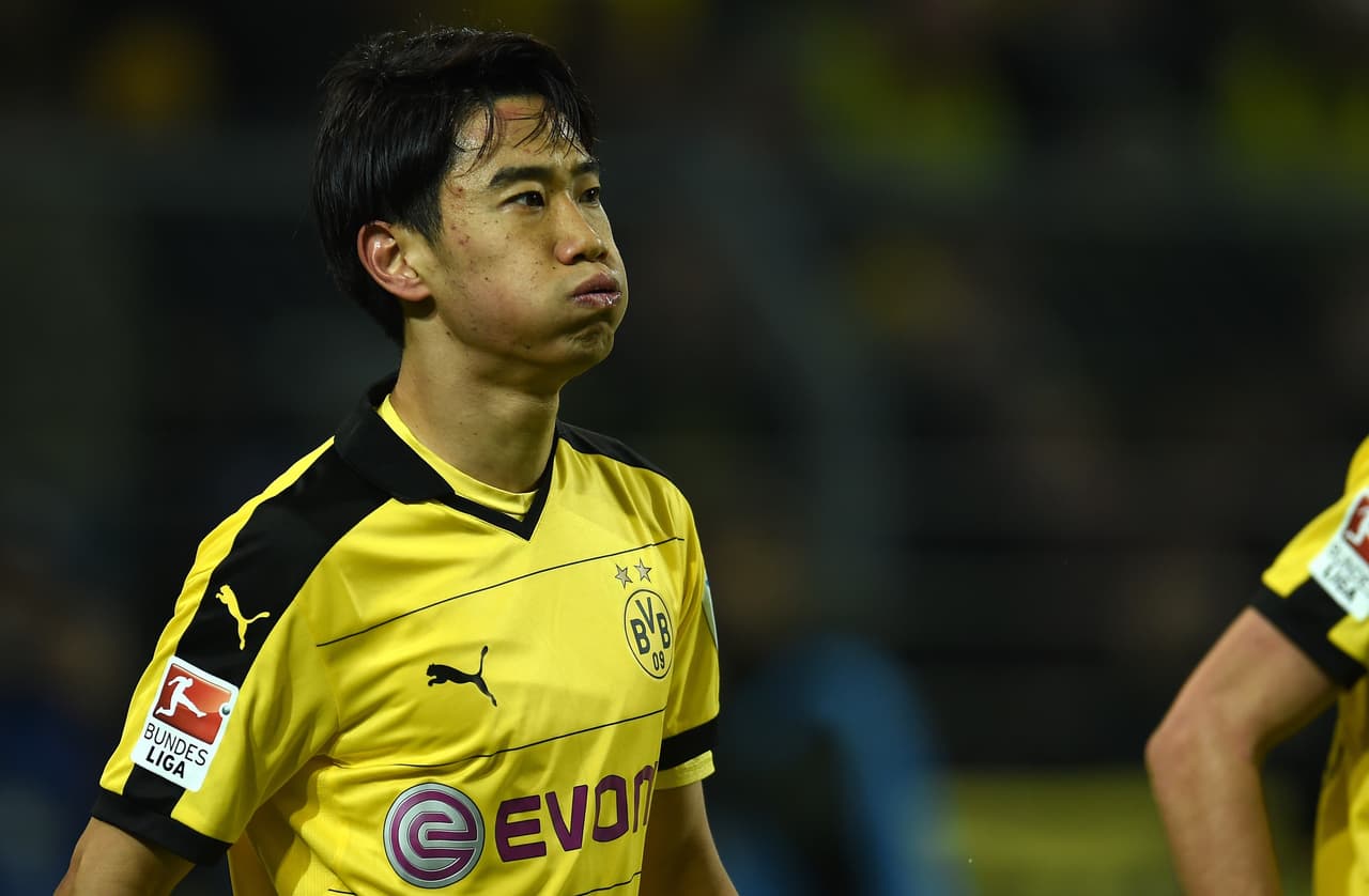 Shinji Kagawa cumple reto de burlar a 30 rivales