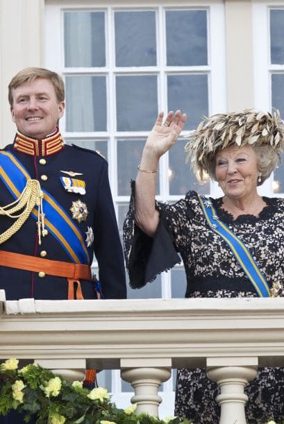 Beatriz, de 74 años, anunció su abdicación, por lo que la jefatura de Estado pasará a su hijo, el príncipe Guillermo.