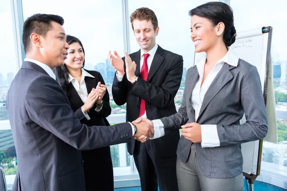 <b>El Jabalí en el Mes de la Serpiente (Los nacidos en 1935, 1947, 1959, 1971, 1983, 1995, 2007, 2019)</b>
<br>
<br>Cuidado con una oferta de trabajo que no es estable ni cuenta con los beneficios actuales del tuyo. Muchas veces, aunque te parezca que ganas más, si sacas bien tus cuentas, estarías perdiendo.