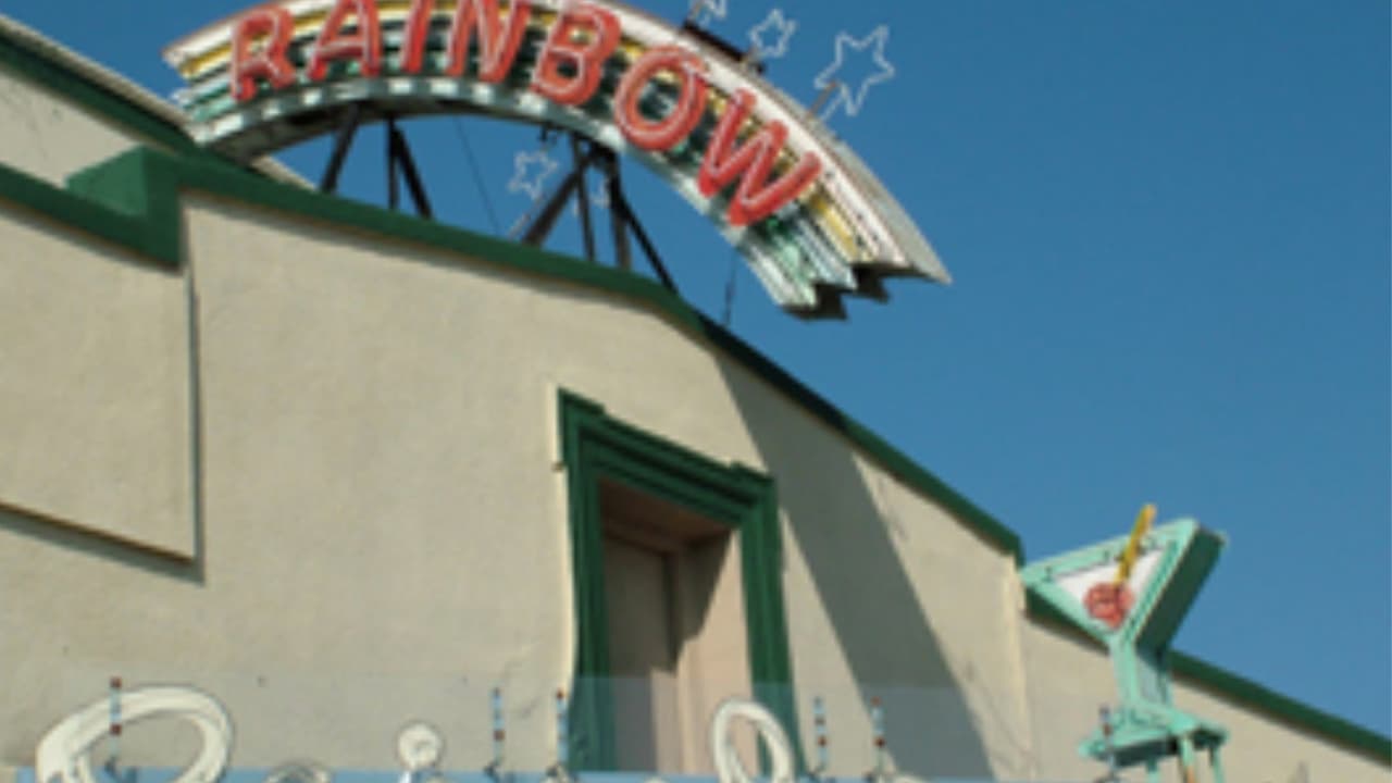 <b>Los Valdivia se hicieron cargo del Rainbow en 1970</b> y desde entonces convirtieron al lugar en un antro de diversión. Muchas historias de amor y amistad se conoce que nacieron de este centro de eventos.