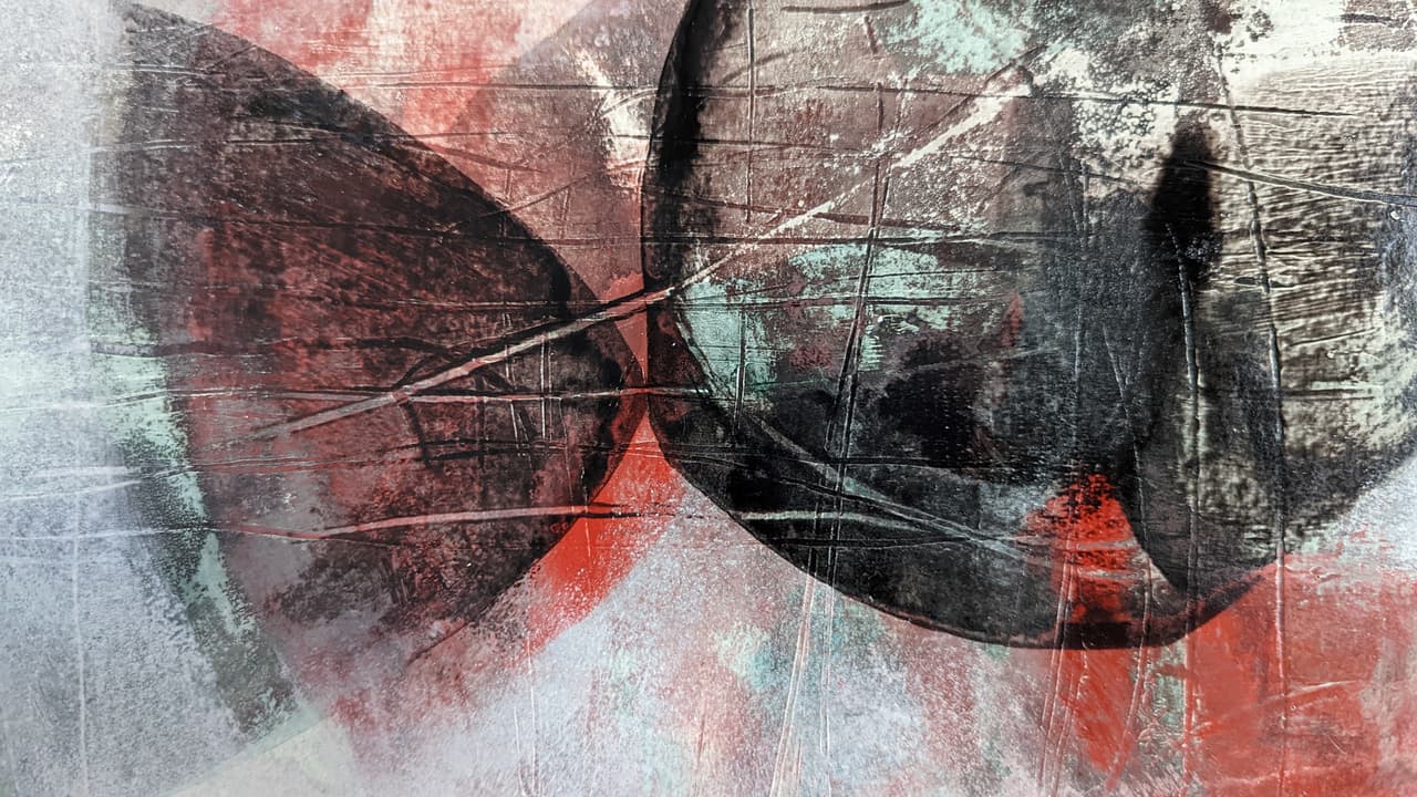 En su obra registra y plasma, a través de la abstracción, un proceso terapéutico emocional-psicológico.