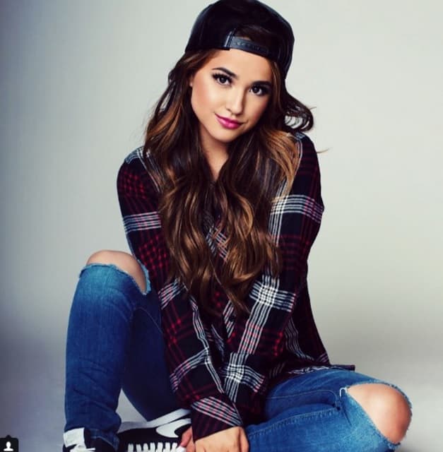¿Quieres saber cómo era Becky G? Aunque hoy ya es toda una mujer, tienes qué ver estas fotos de su infancia.