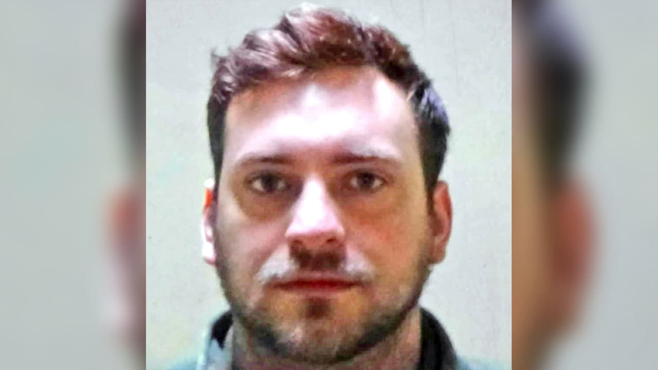 Arrestan a trabajador de heladería local de Fresno por poseer pornografía infantil